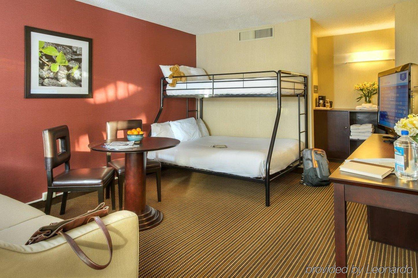 Ramada By Wyndham Salt Lake City North Temple Экстерьер фото